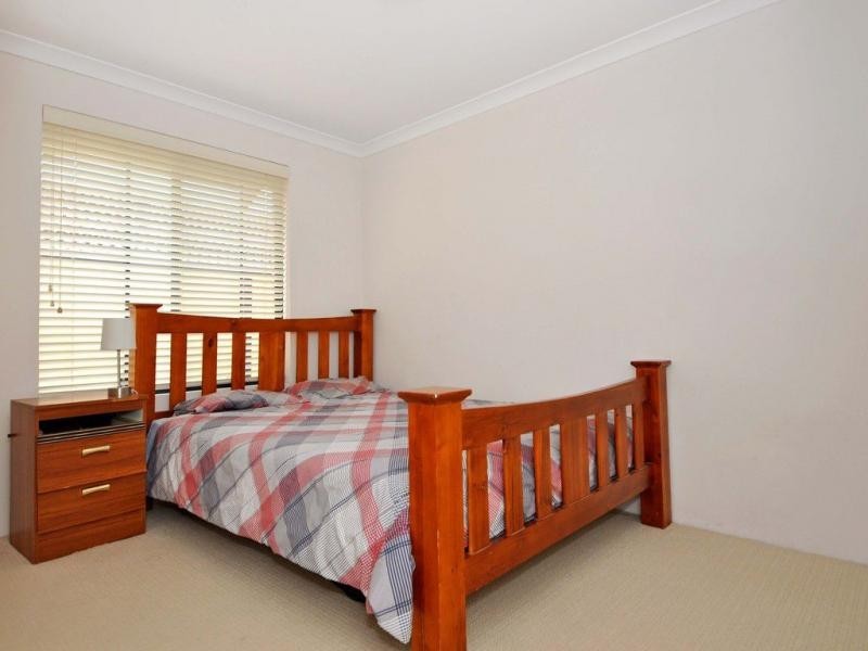 6 Ripplevale Circle, Carramar WA 6031