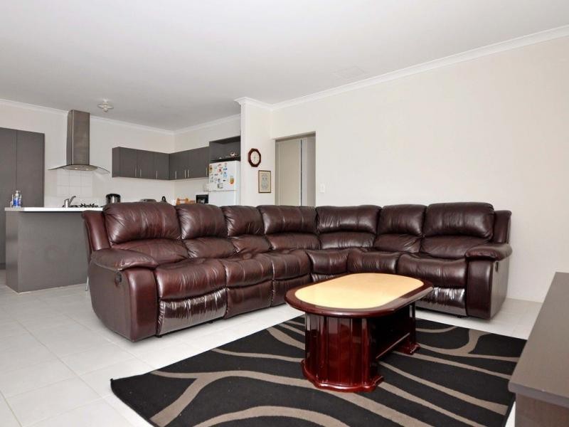 6 Ripplevale Circle, Carramar WA 6031