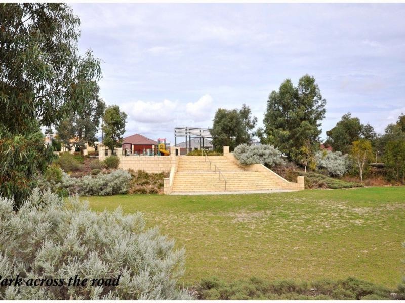 6 Ripplevale Circle, Carramar WA 6031
