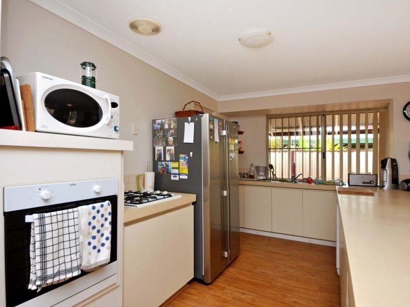 16 Kilmarnock Loop, Kinross WA 6028