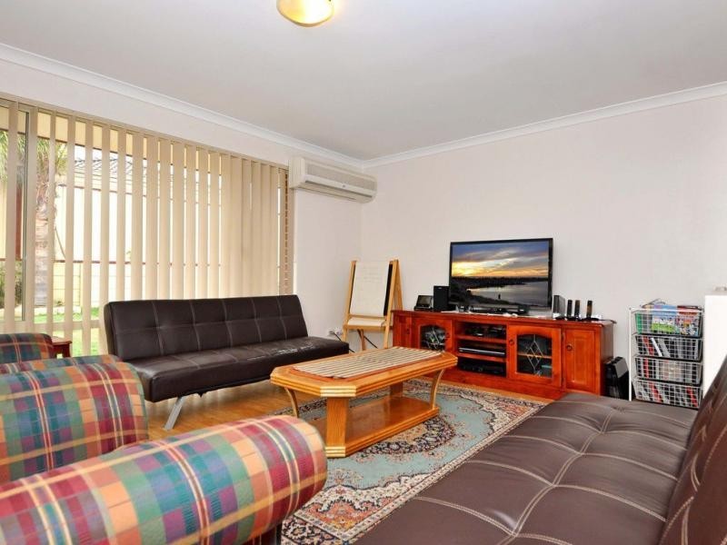 16 Kilmarnock Loop, Kinross WA 6028