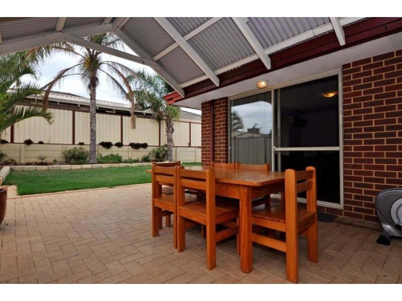 16 Kilmarnock Loop, Kinross WA 6028