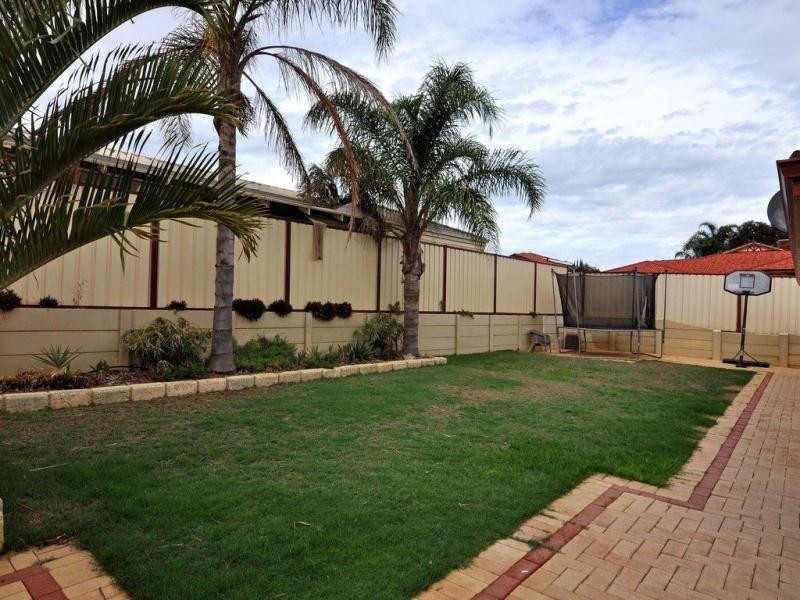 16 Kilmarnock Loop, Kinross WA 6028