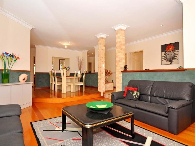 6 Baroola Place, Ocean Reef WA 6027