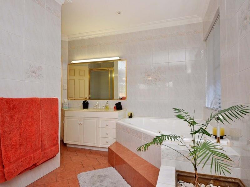 6 Baroola Place, Ocean Reef WA 6027