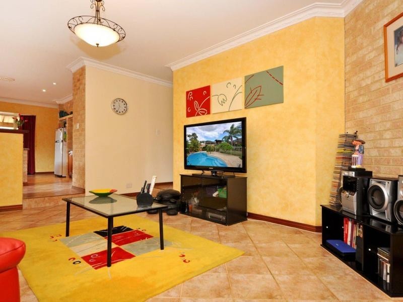 6 Baroola Place, Ocean Reef WA 6027