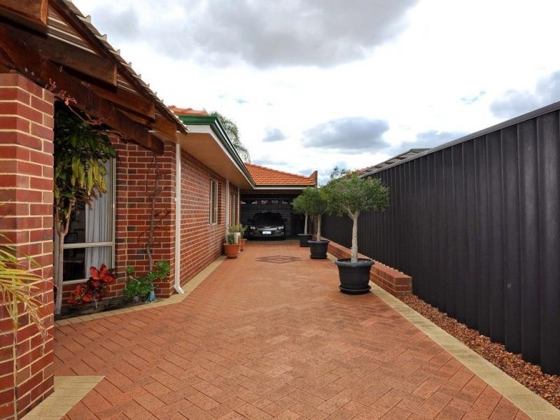 6 Baroola Place, Ocean Reef WA 6027