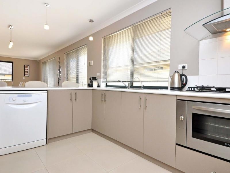 40 Lynella Circuit, Banksia Grove WA 6031