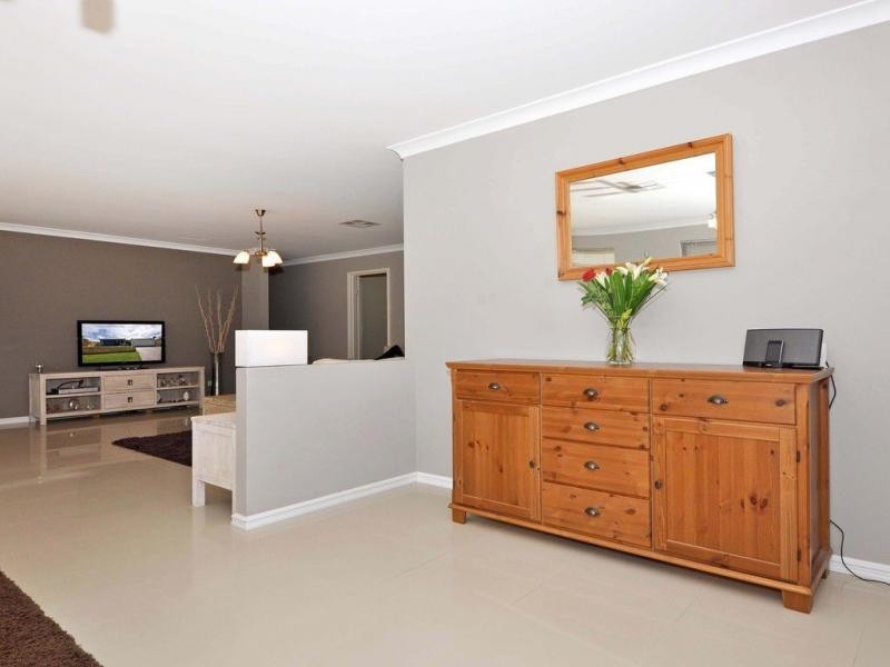 40 Lynella Circuit, Banksia Grove WA 6031