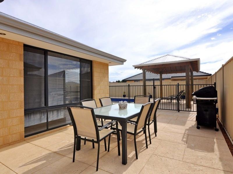 40 Lynella Circuit, Banksia Grove WA 6031