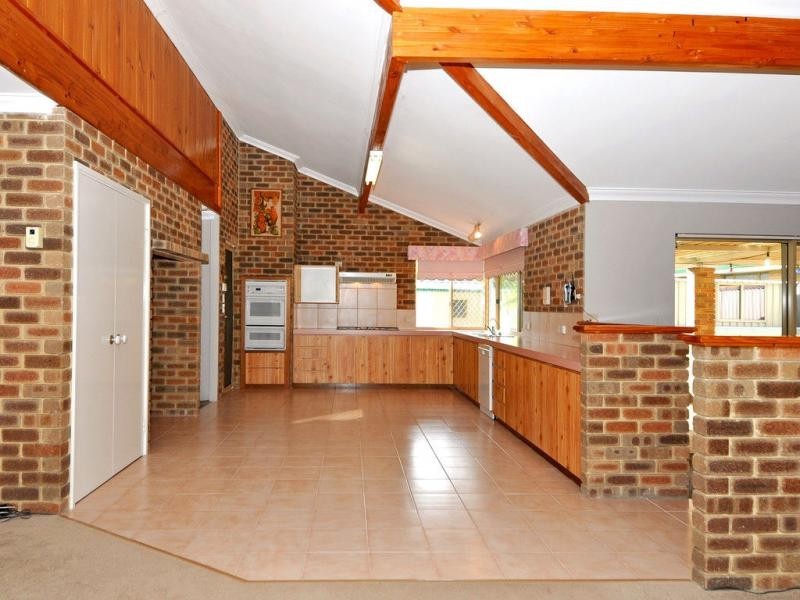 10 Richardson Court, Woodvale WA 6026