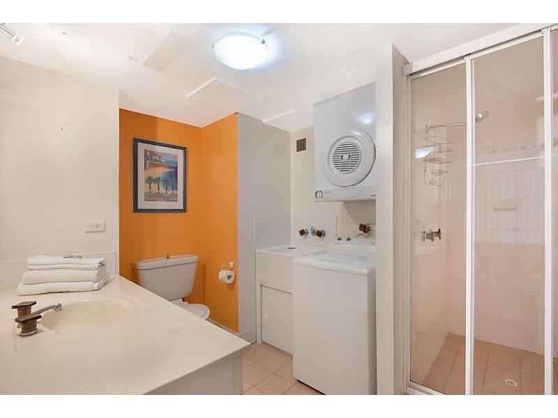 Unit 403/10 Vista Street, Surfers Paradise QLD 4217