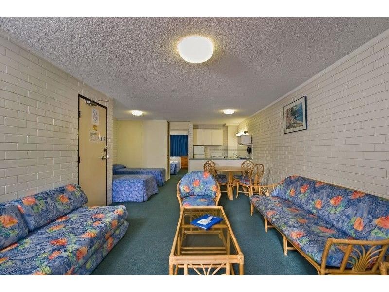 10/24 Trickett Street, Surfers Paradise QLD 4217