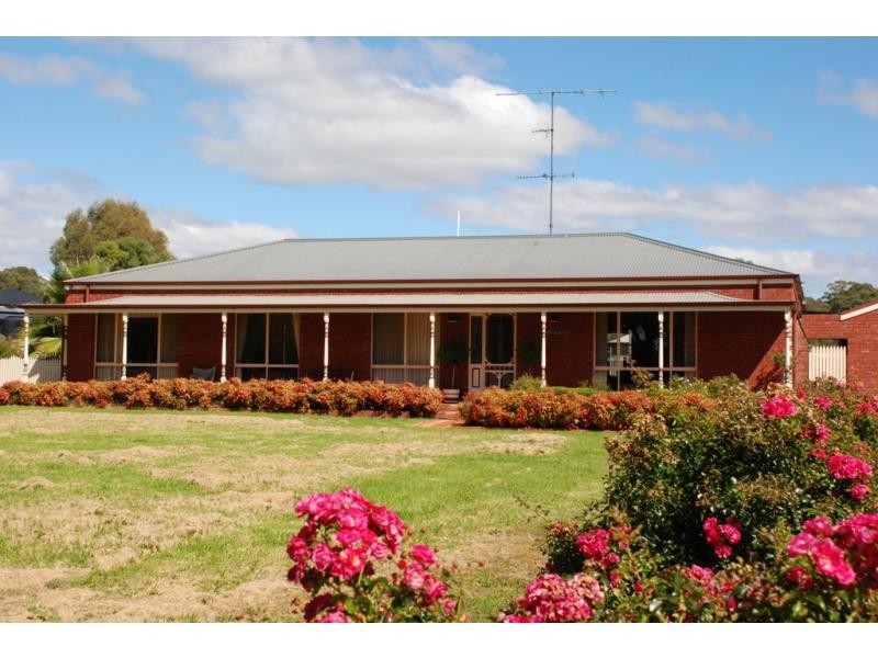 6 Stephen Court, Maiden Gully VIC 3551