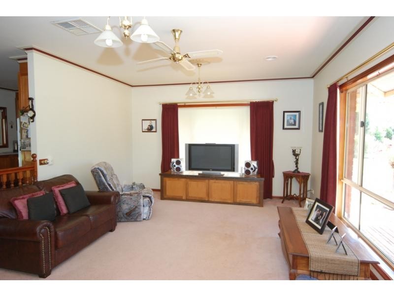 6 Stephen Court, Maiden Gully VIC 3551