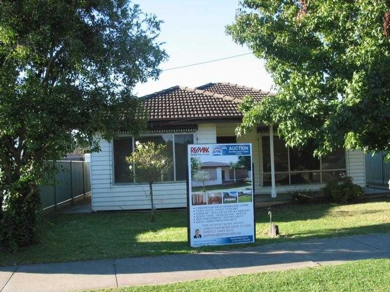 15 Yandong Street, White Hills VIC 3550