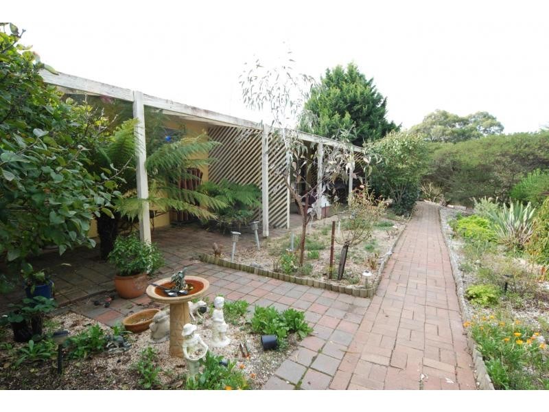 60 Fryes Road, Elphinstone VIC 3448