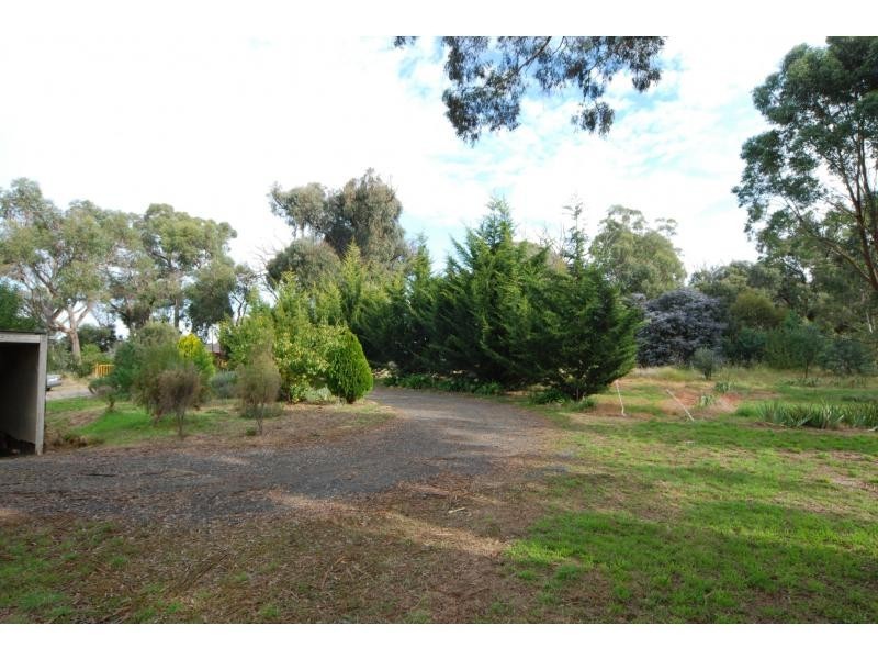 60 Fryes Road, Elphinstone VIC 3448