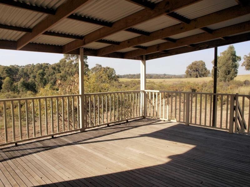 90 Cahills Lane, Heathcote VIC 3523