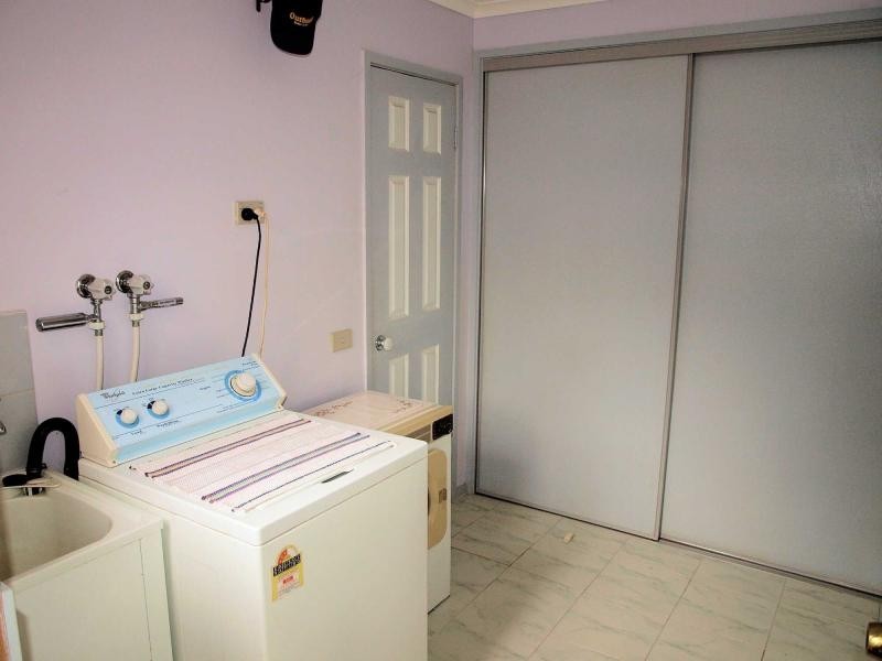 42 Shakespeare Street, Heathcote VIC 3523