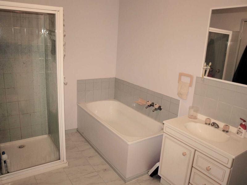 42 Shakespeare Street, Heathcote VIC 3523