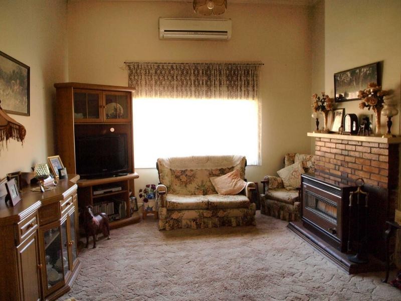 2 Caldwell Street, Heathcote VIC 3523