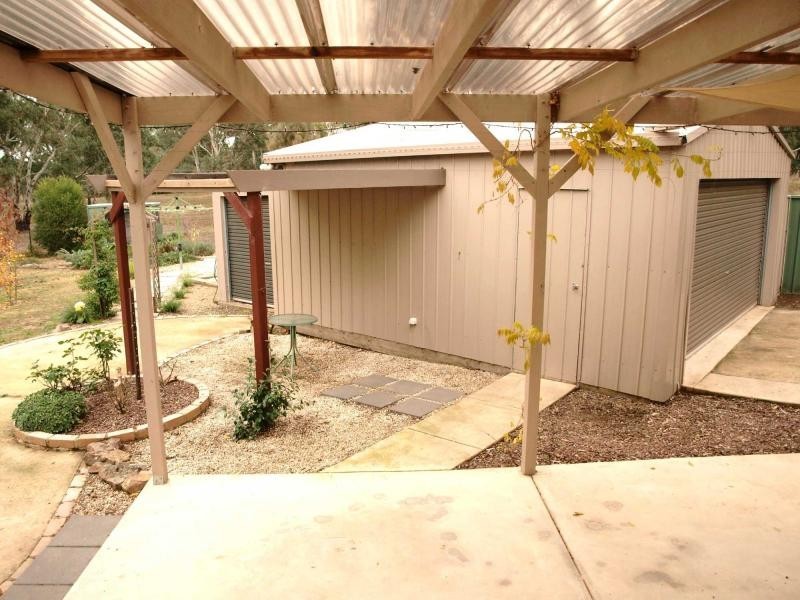 5 Scullys Lane, Heathcote VIC 3523