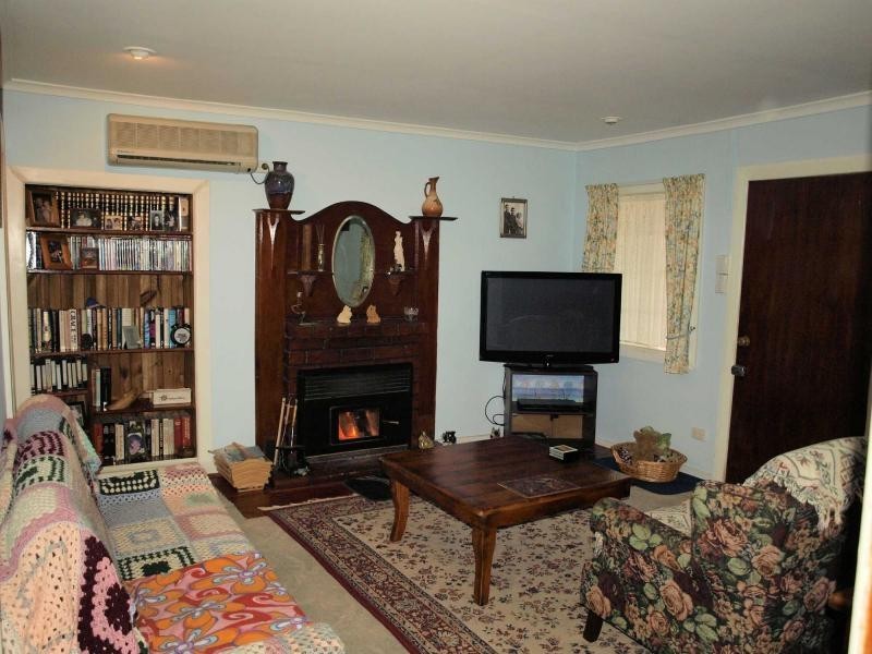 49 Ebden Street, Heathcote VIC 3523