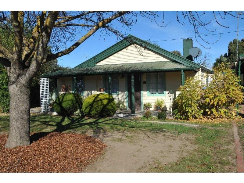 49 Ebden Street, Heathcote VIC 3523