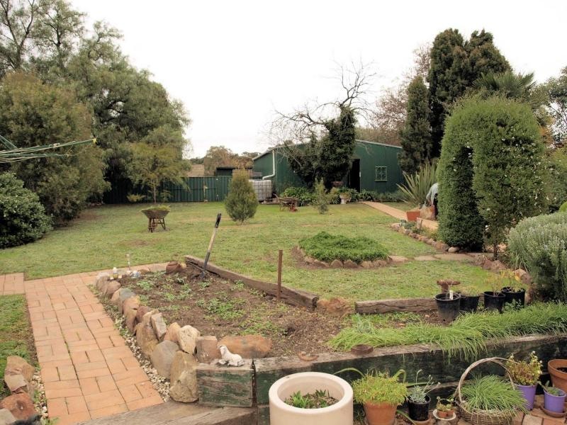 49 Ebden Street, Heathcote VIC 3523