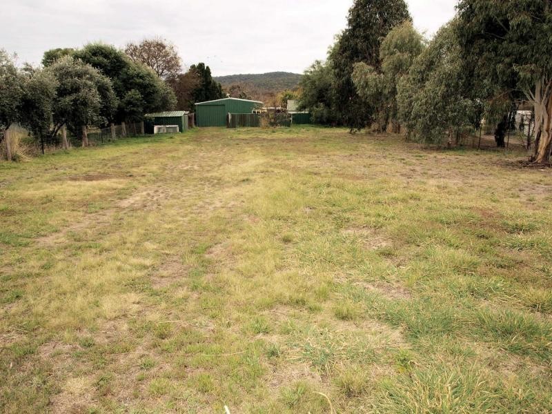 49 Ebden Street, Heathcote VIC 3523