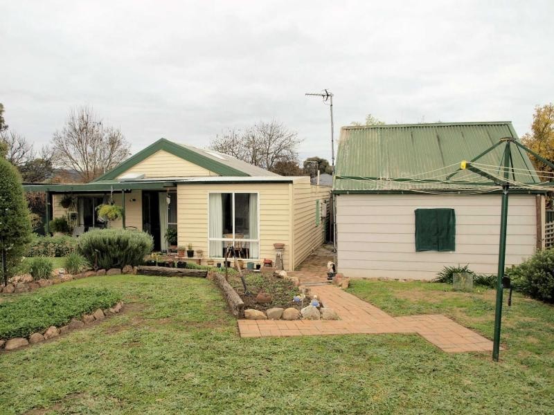 49 Ebden Street, Heathcote VIC 3523