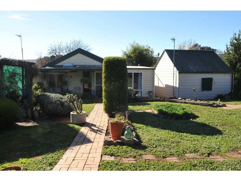 49 Ebden Street, Heathcote VIC 3523