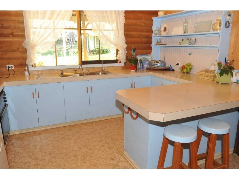 11 Matthews Road, Heathcote VIC 3523