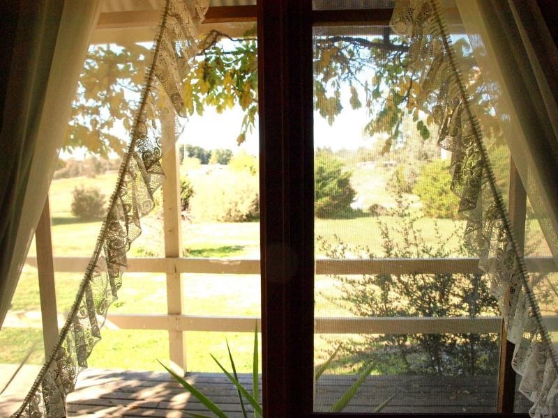 11 Matthews Road, Heathcote VIC 3523