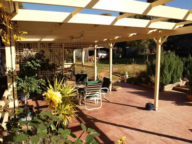 11 Matthews Road, Heathcote VIC 3523