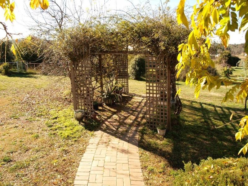 11 Matthews Road, Heathcote VIC 3523