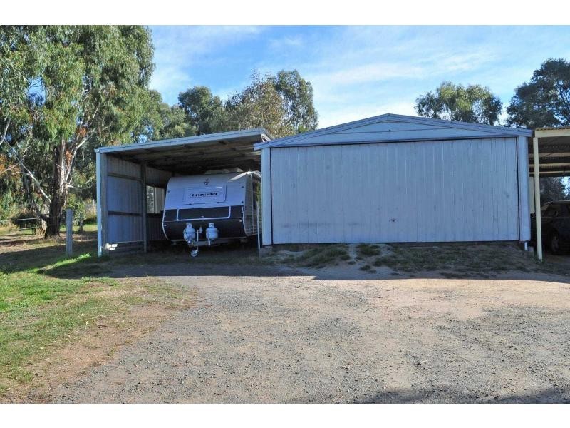 11 Matthews Road, Heathcote VIC 3523