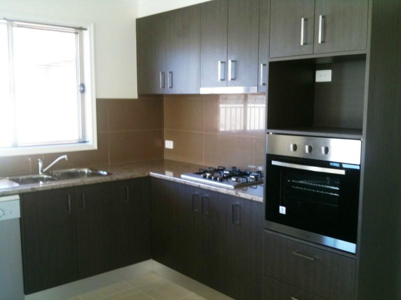 31 Sovereign Gardens, Kangaroo Flat VIC 3555