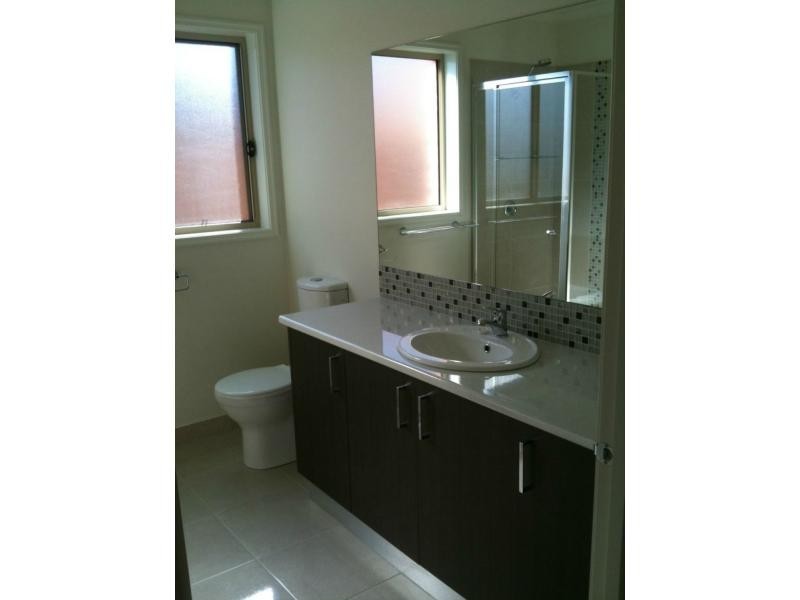 31 Sovereign Gardens, Kangaroo Flat VIC 3555