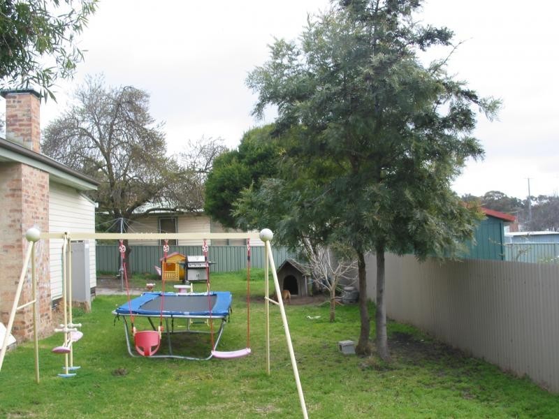 4 Woolcock Avenue, Kangaroo Flat VIC 3555