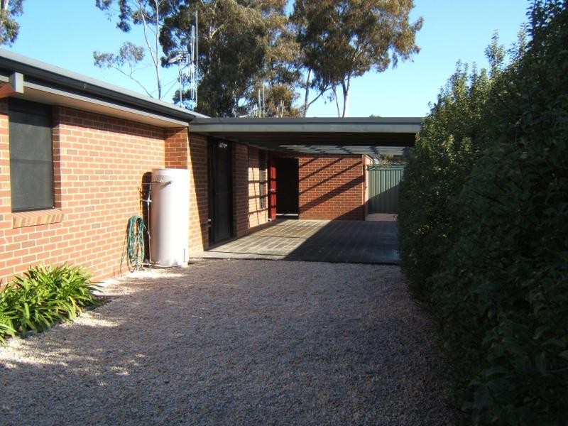 Unit 1/72 Averys Road, California Gully VIC 3556