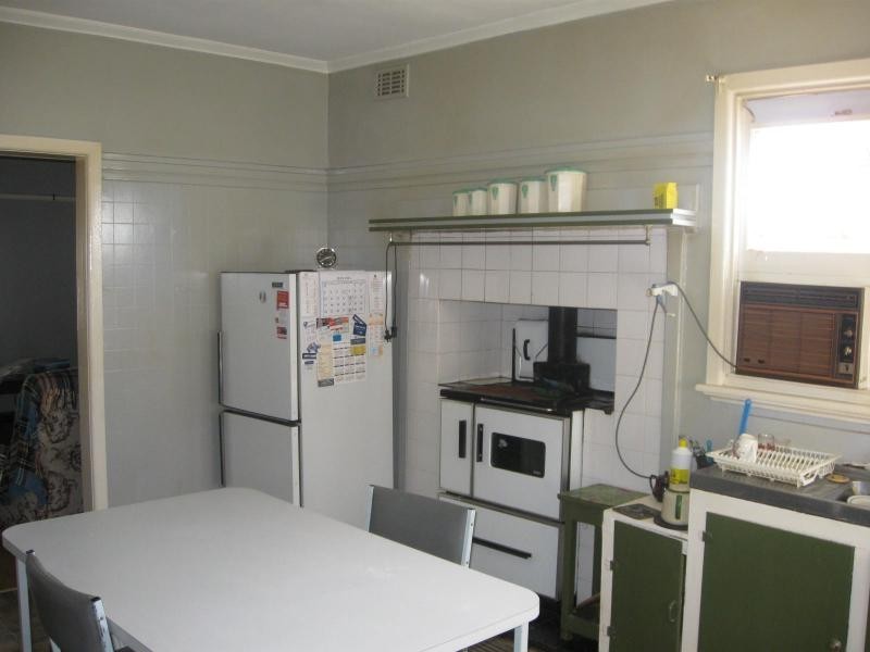 2 Leslie Street, Eaglehawk VIC 3556