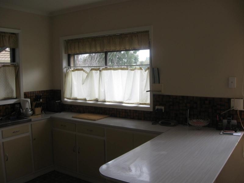 1/2 Sandhurst Road, California Gully VIC 3556