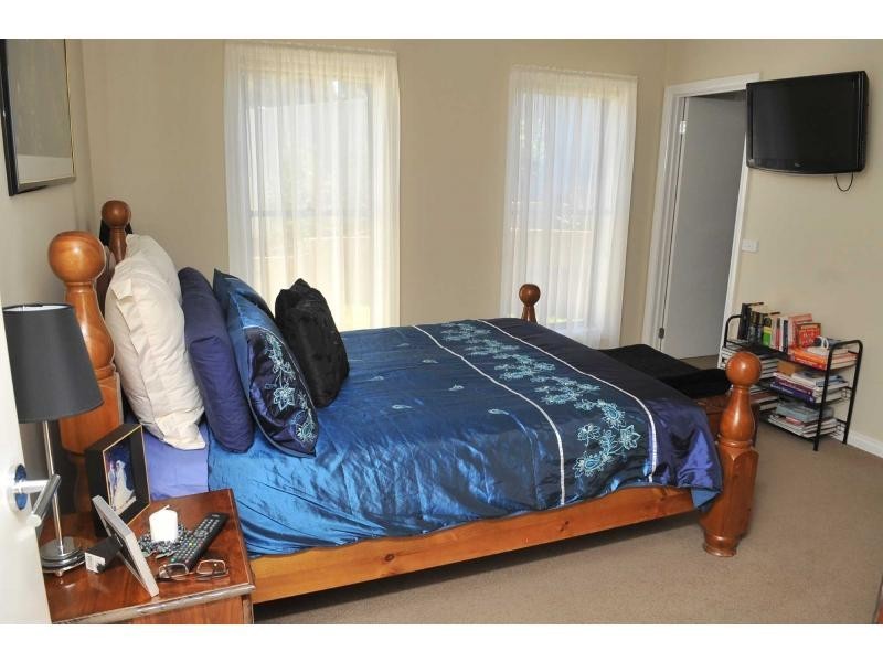 2 Skibo Heights, White Hills VIC 3550
