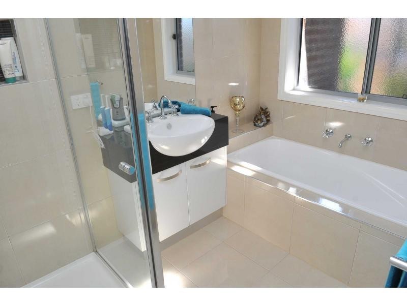 2 Skibo Heights, White Hills VIC 3550