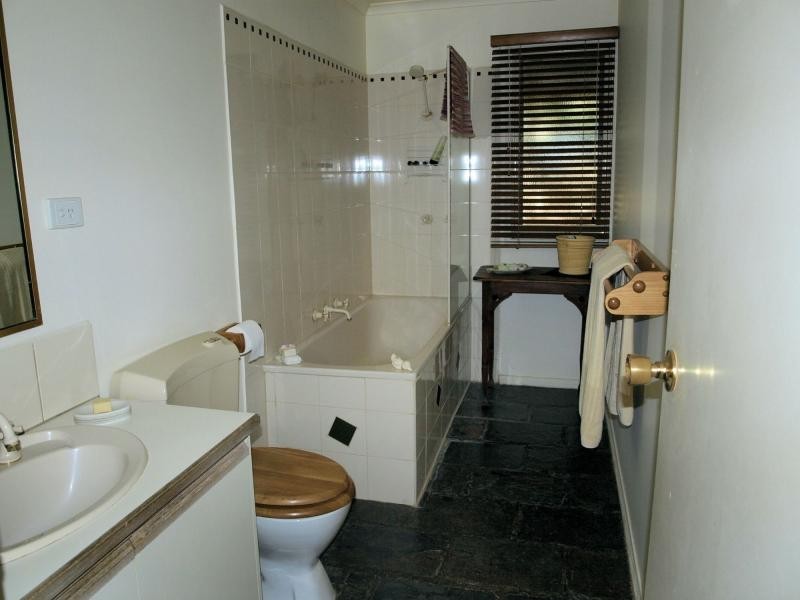 2230 Northern Highway, Toolleen VIC 3551