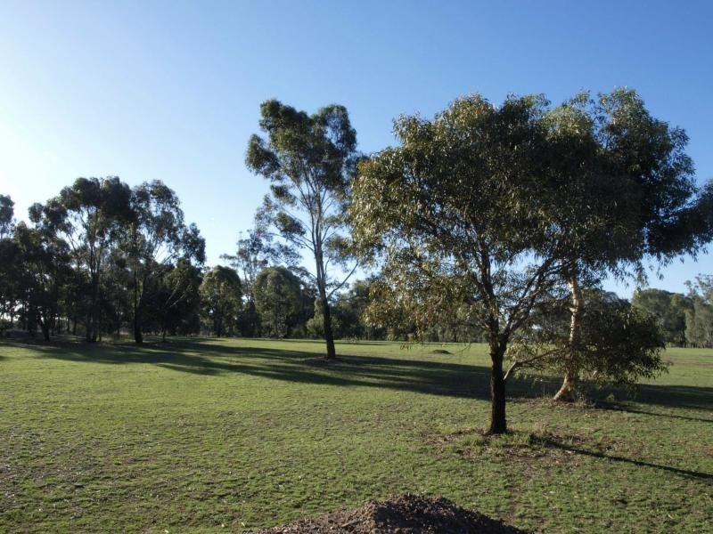 2230 Northern Highway, Toolleen VIC 3551