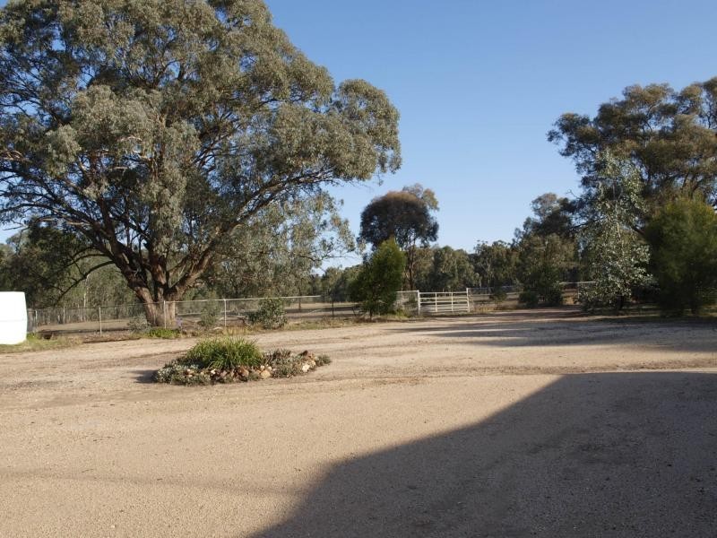 2230 Northern Highway, Toolleen VIC 3551