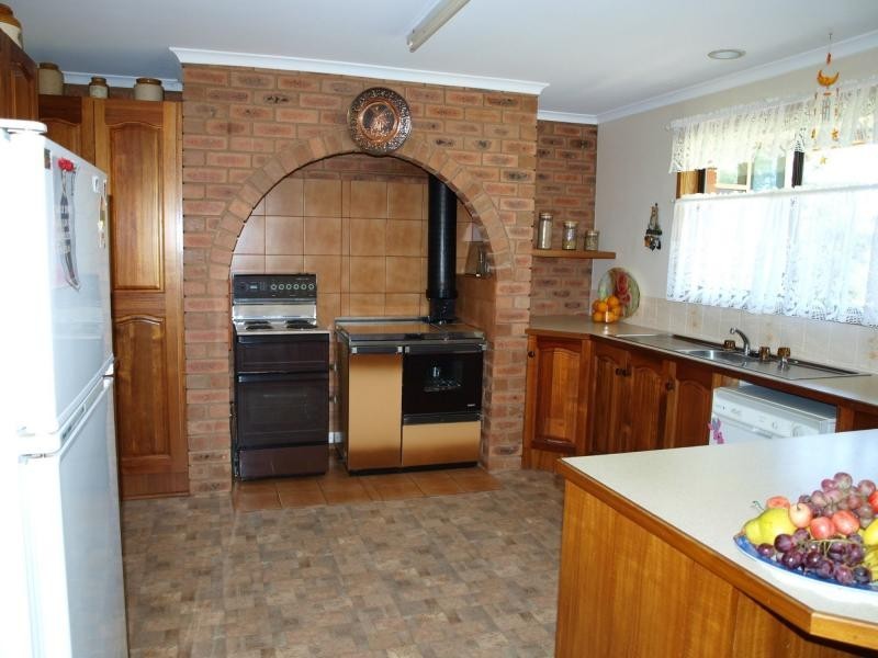 70 Jacksons Lane, Heathcote VIC 3523